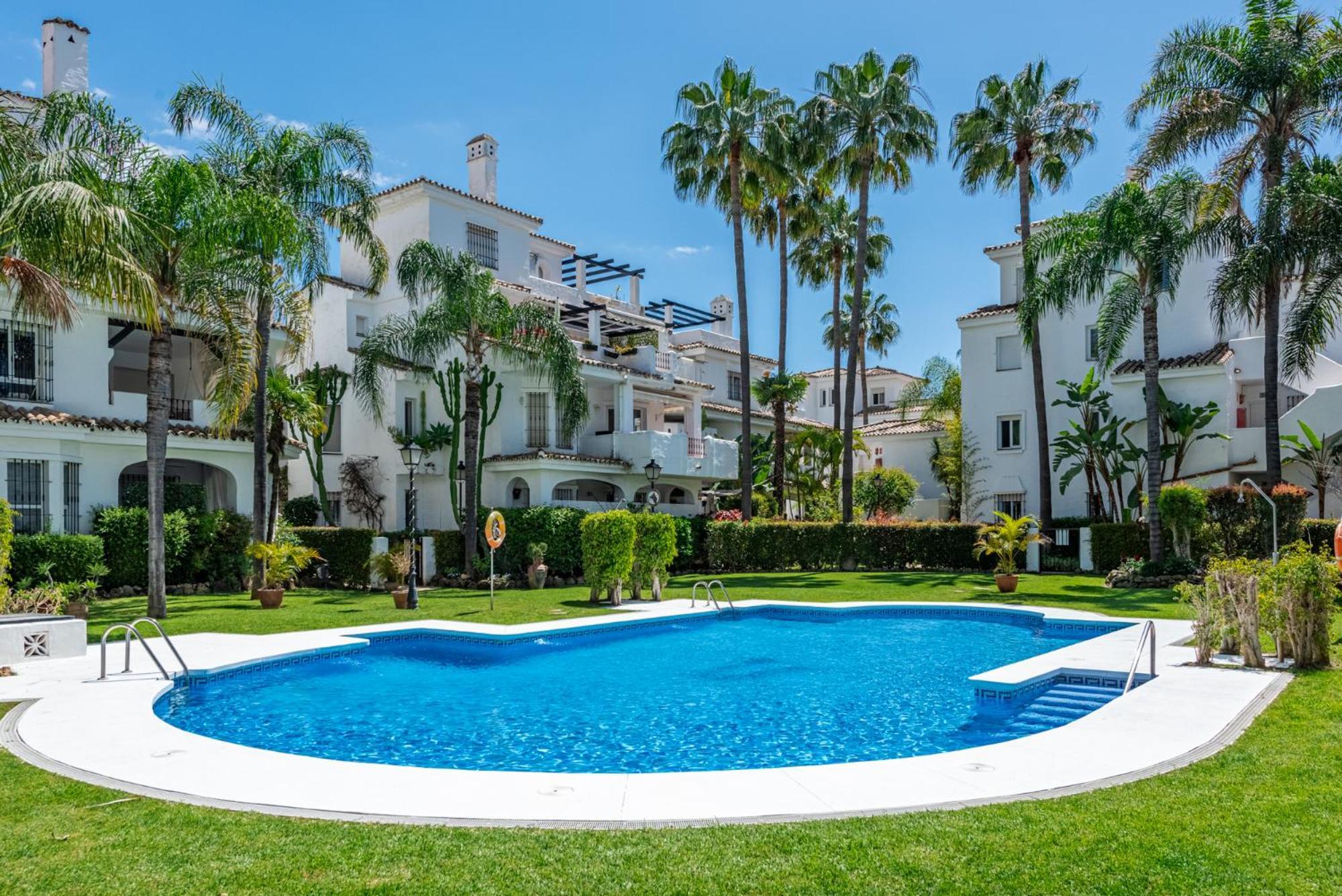 Apartment Naranjos Puerto Banus