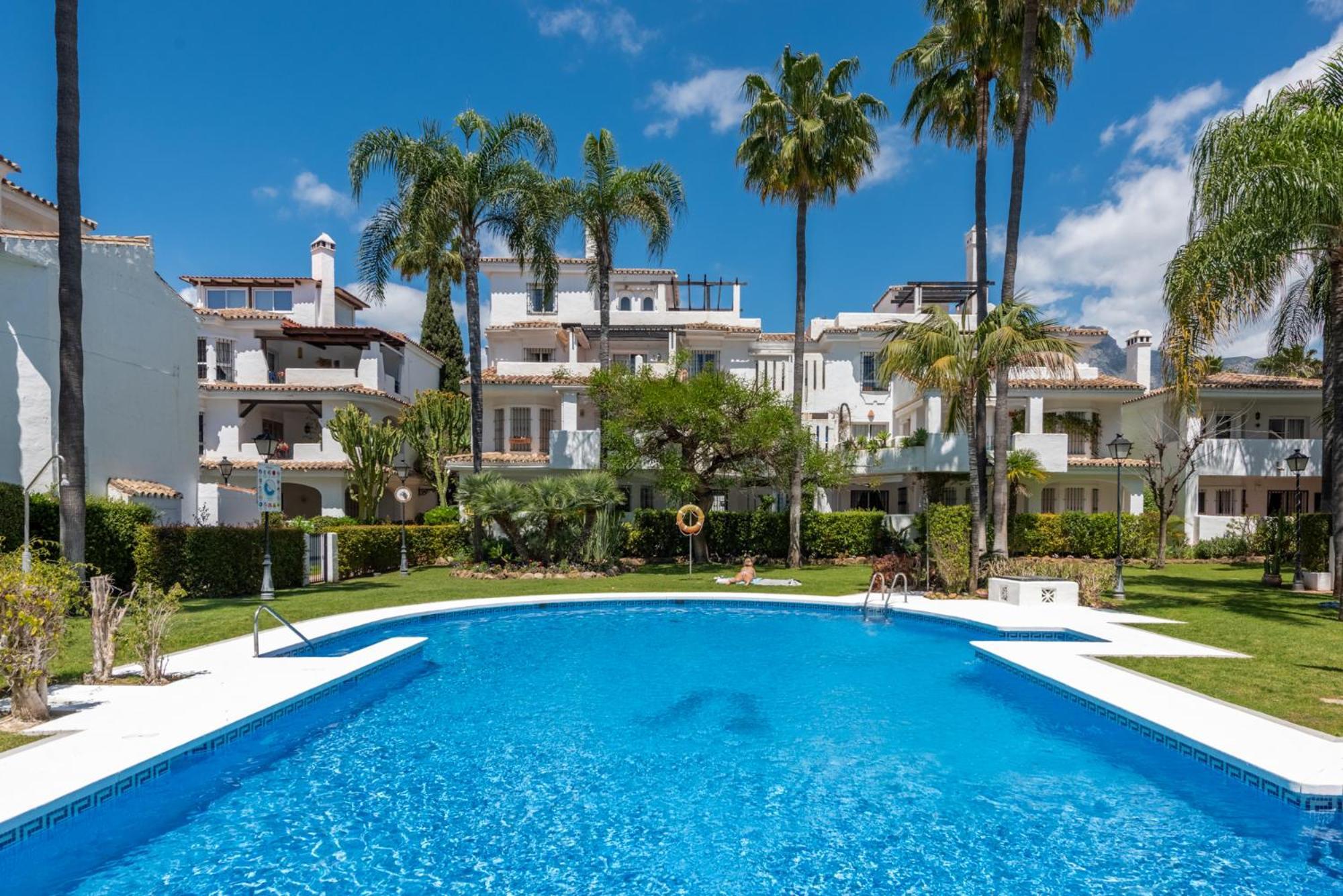 Naranjos Puerto Banus Apartment Marbella